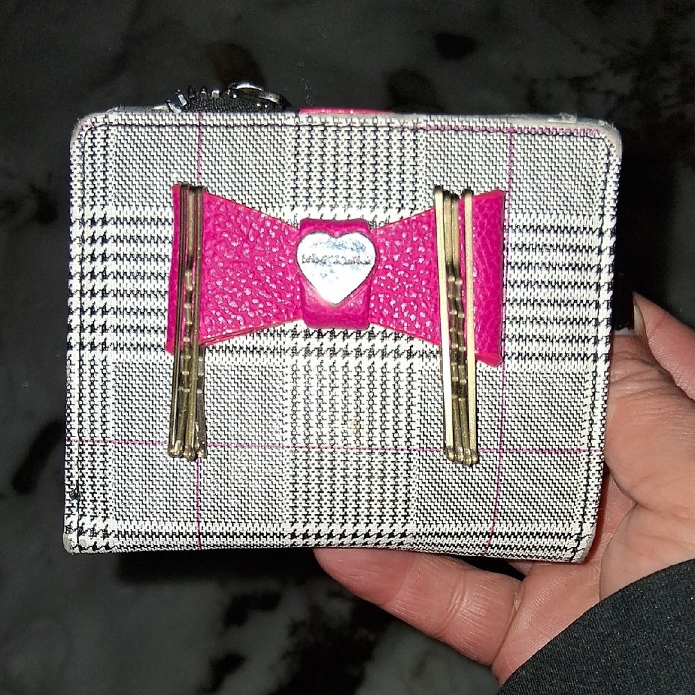 Betsey Johnson Plaid Key Holder with Pink and Gold Accents